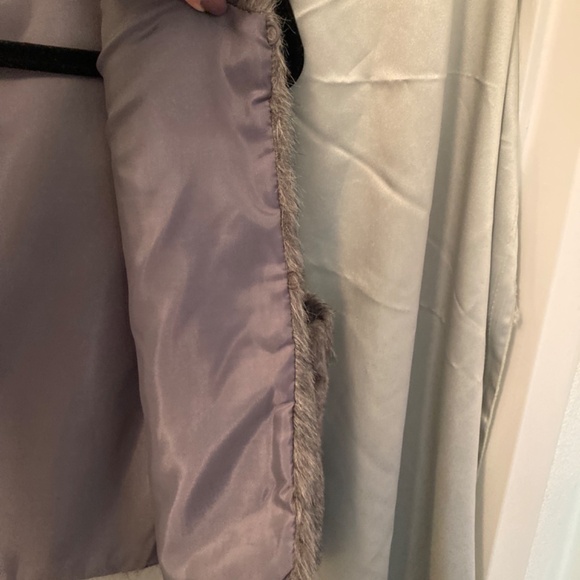 ⚡️🌟HOST PICK🌟 Iman Faux Fur Vest Gray Modacrylic Poly Hook Closure Size XS EUC - Picture 6 of 9